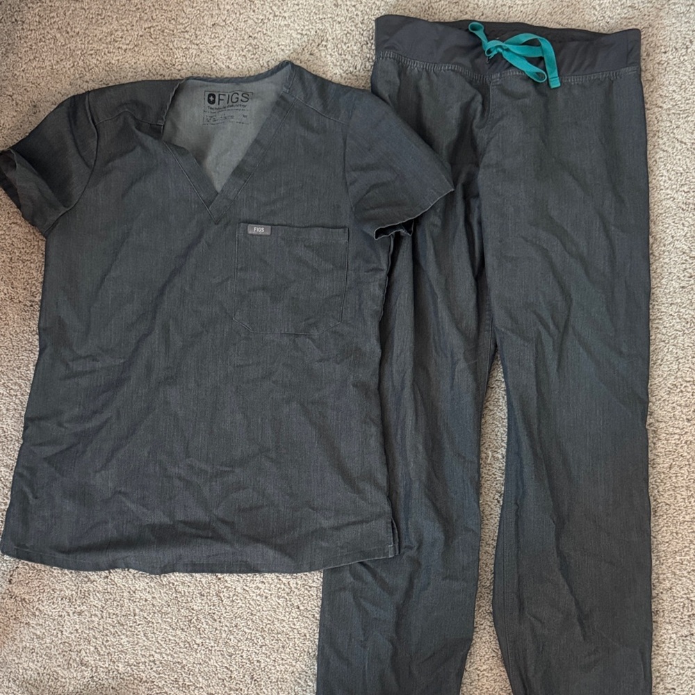 Figs Charcoal Scrub Set with Teal Accent